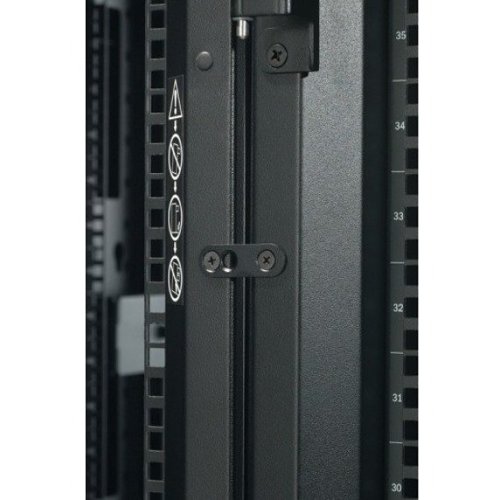 APC AR3100 NetShelter SX Server Rack Enclosure, 1991mm x 600mm x 1070mm (78.39" x 23.62" x 42.13" D), 42U, Black